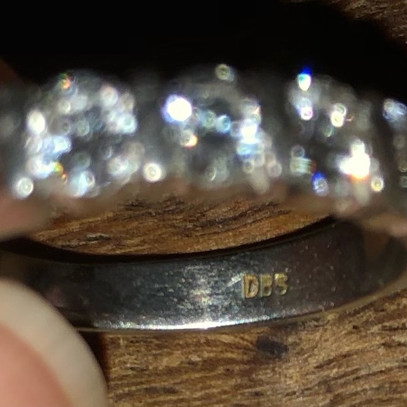 Natural diamond 5 stone 0.75 total carat weight platinum ring - Picture 5 of 15